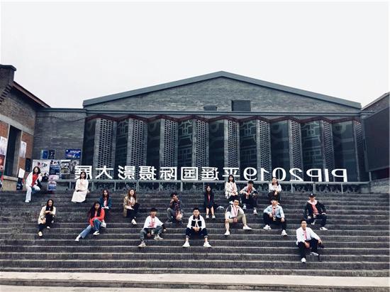 影视学院张璐院长、高炳松老师带领学生参加第19届中国平遥国际摄影大展